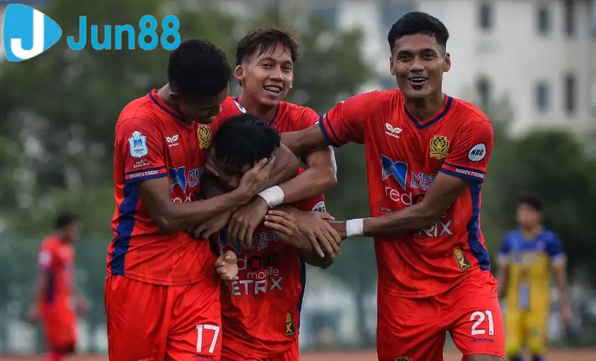Đây là lần đầu tiên hai đội gặp nhau tại Super League Malaysia Đây là lần đầu tiên hai đội gặp nhau tại Super League Malaysia